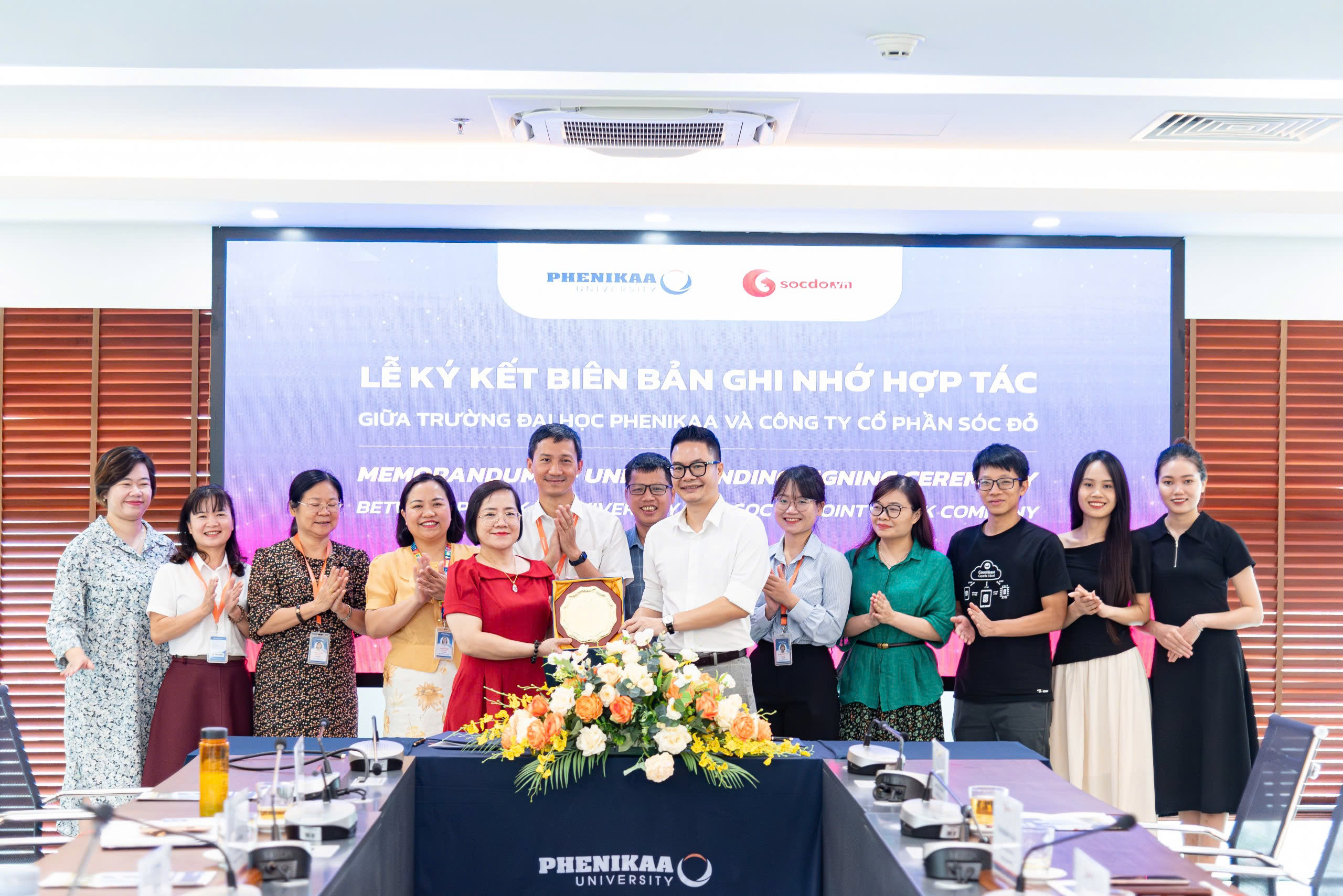 Trường Đại học Phenikaa hợp tác cùng Sóc Đỏ trong việc đào tạo nguồn nhân lực chất lượng cao.